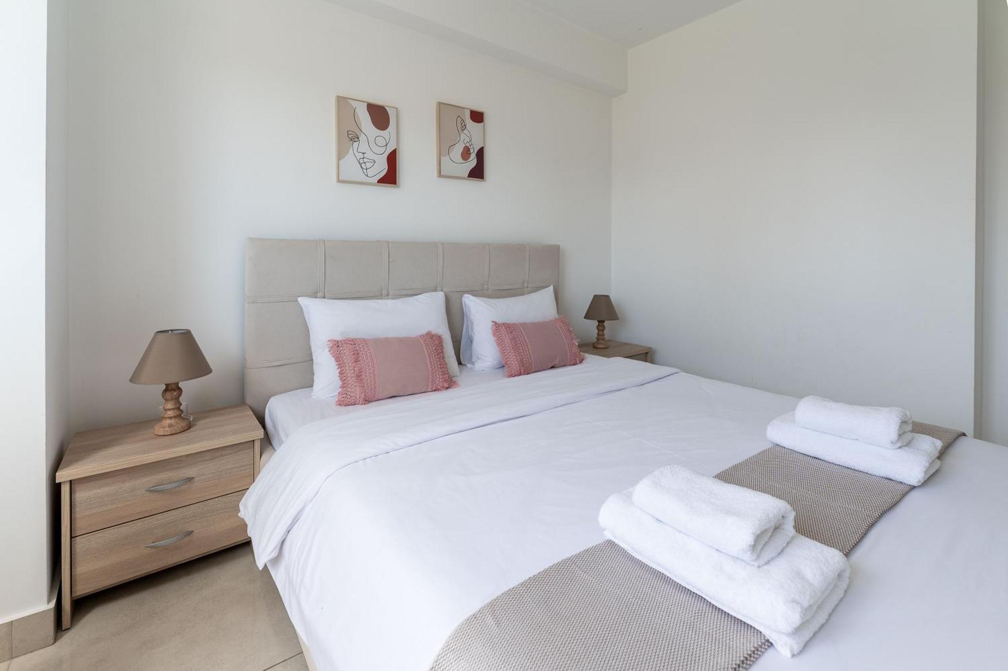 Modern Spacious Apartment Located In Piraeus Luaran gambar