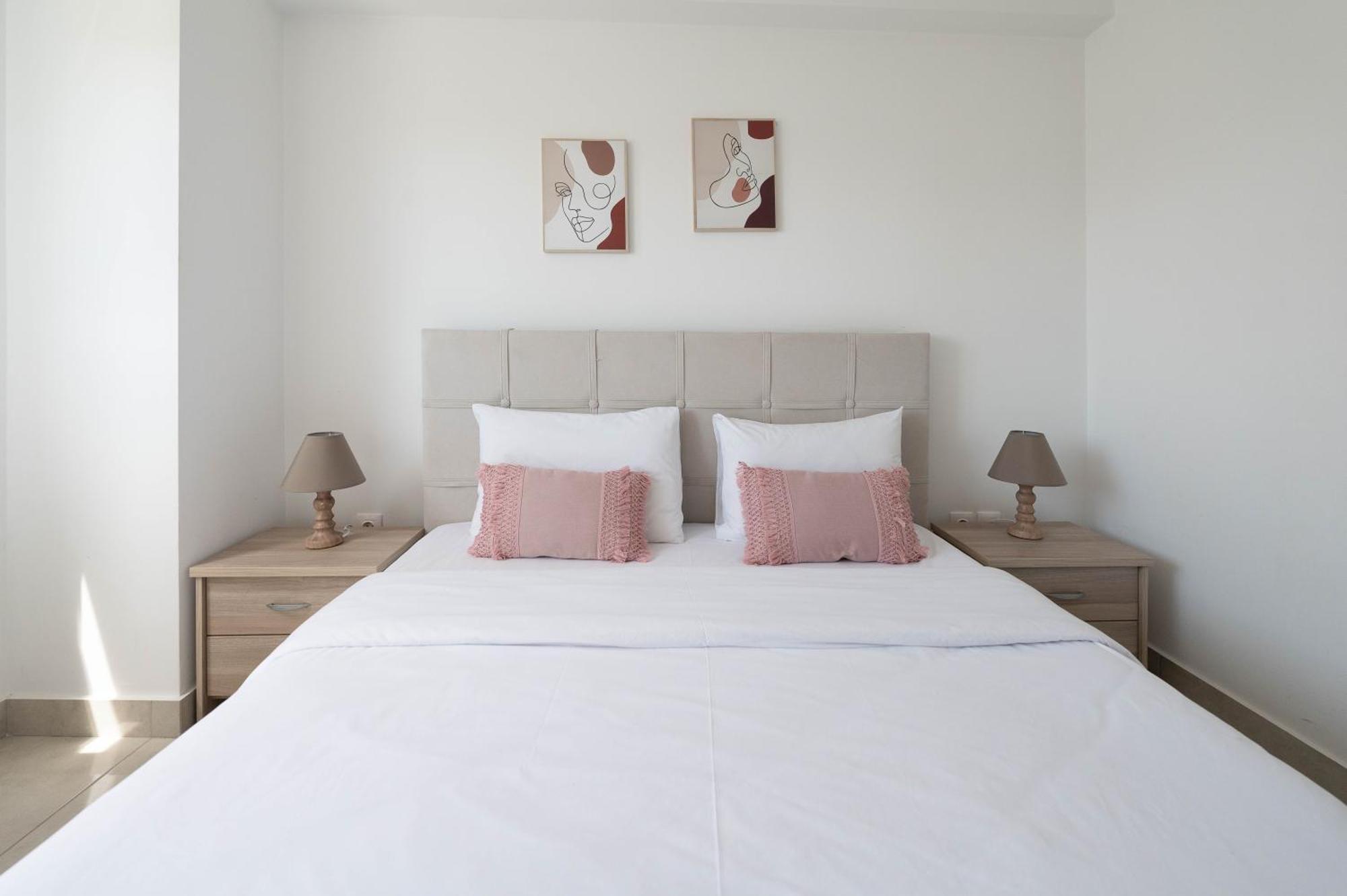 Modern Spacious Apartment Located In Piraeus Luaran gambar